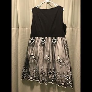 NWT Black sleeveless party dress